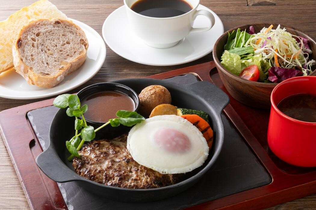 Images SARAS CAFE & BRASSERIE