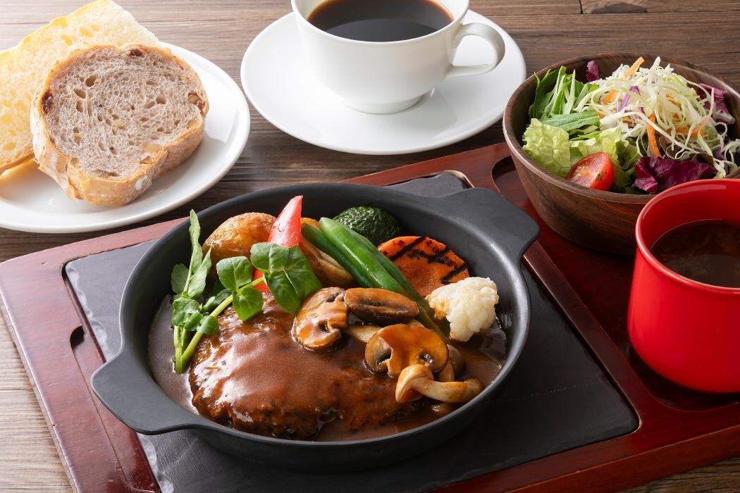 Images SARAS CAFE & BRASSERIE