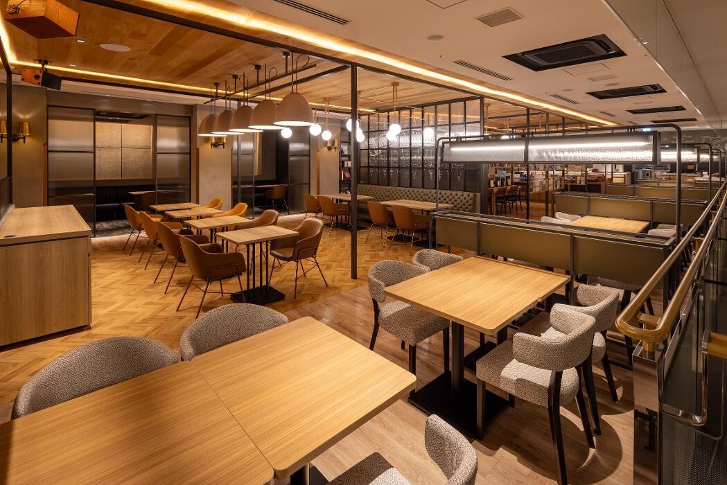 Images SARAS CAFE & BRASSERIE