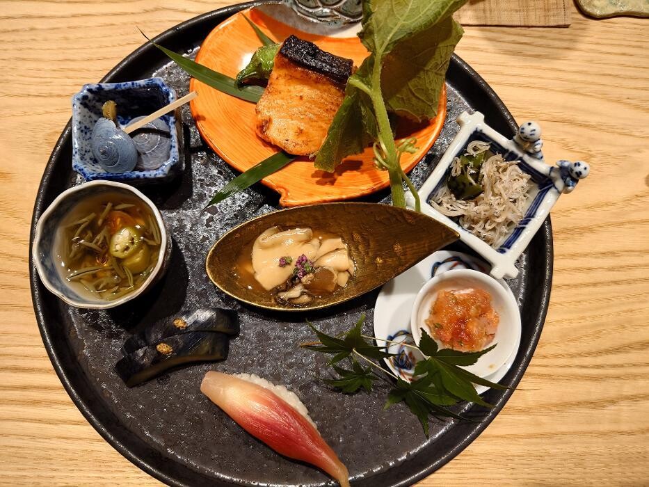 Images 田町鮨 惠万