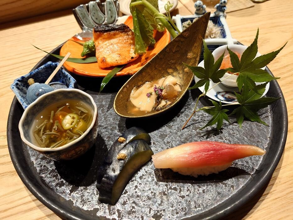 Images 田町鮨 惠万
