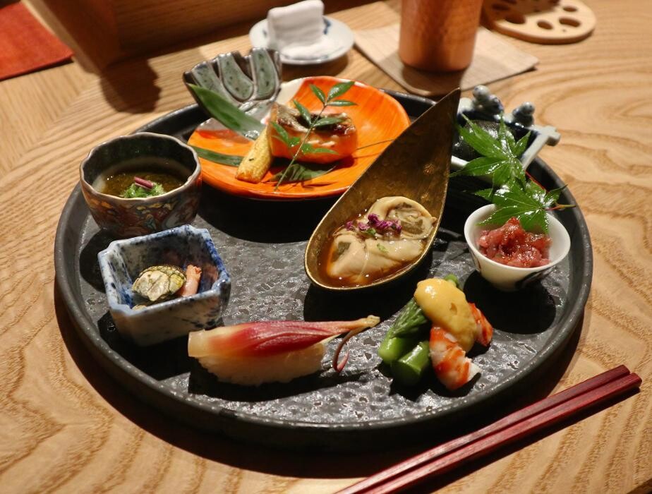 Images 田町鮨 惠万