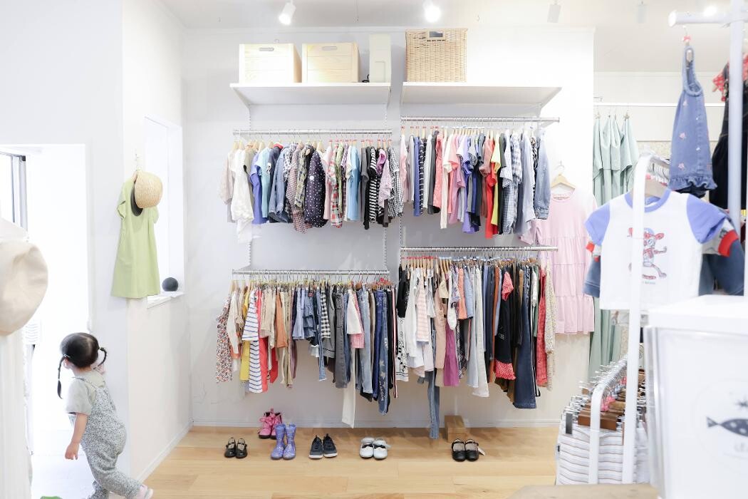 Images Uzu charity shop ／ウズチャリティショップ／Used 子ども服・婦人服