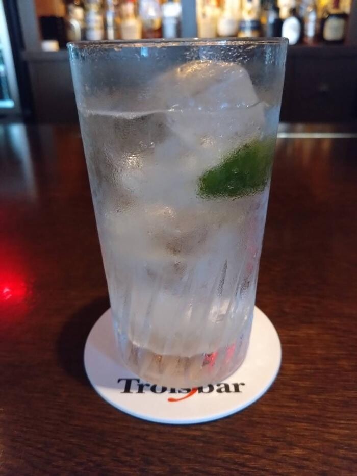 Images トロワバー