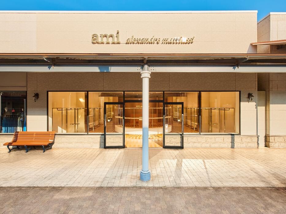 Images AMI Paris - Kobe-sanda Outlet Store