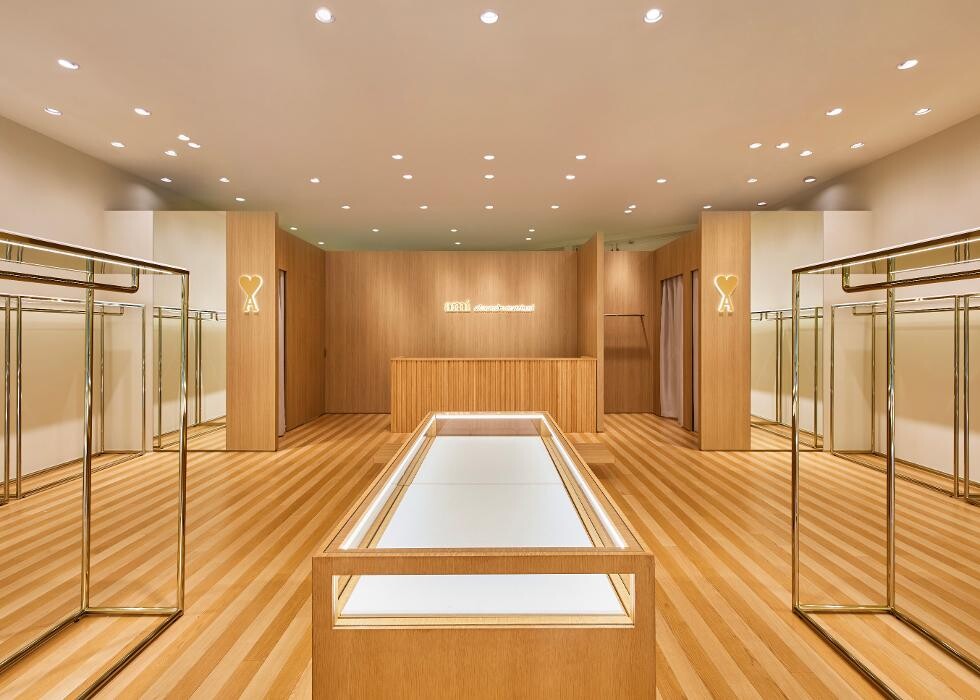 Images AMI Paris - Kobe-sanda Outlet Store