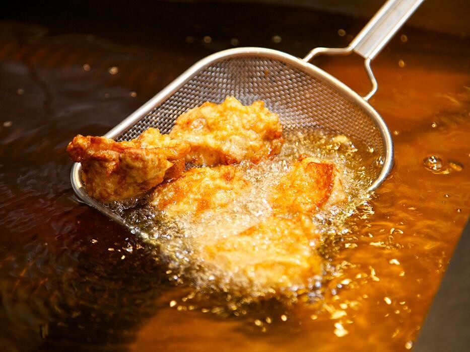 Images 骨付鳥、からあげ、ハイボール がブリチキン。那覇久茂地店