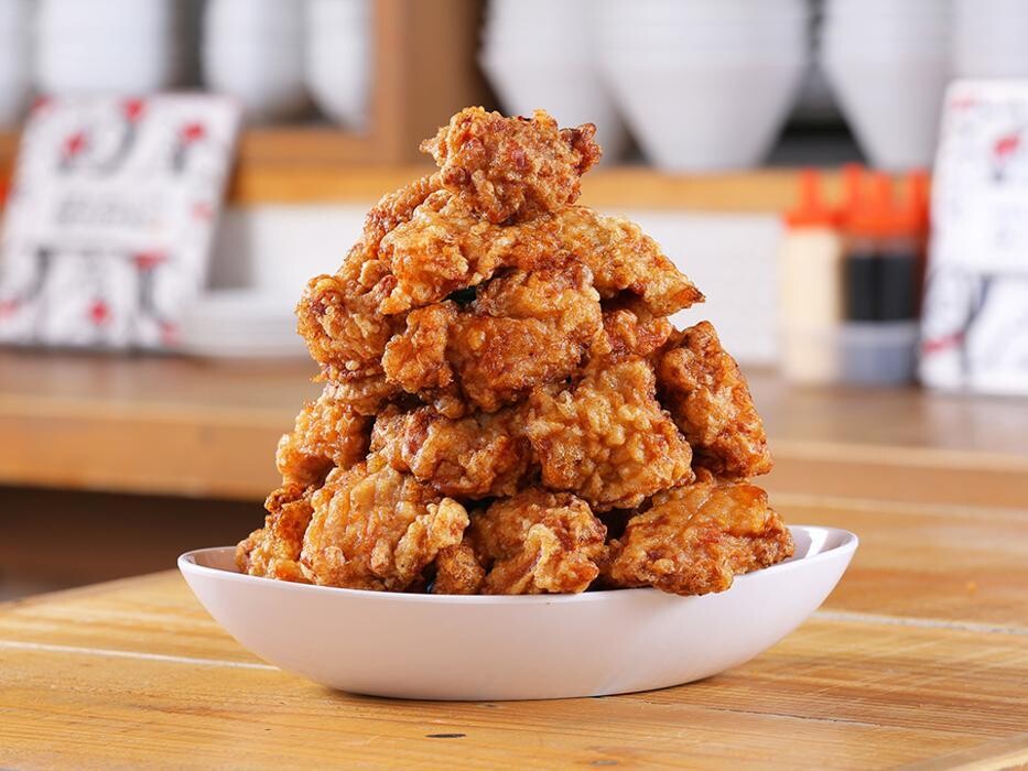 Images 骨付鳥、からあげ、ハイボール がブリチキン。那覇久茂地店