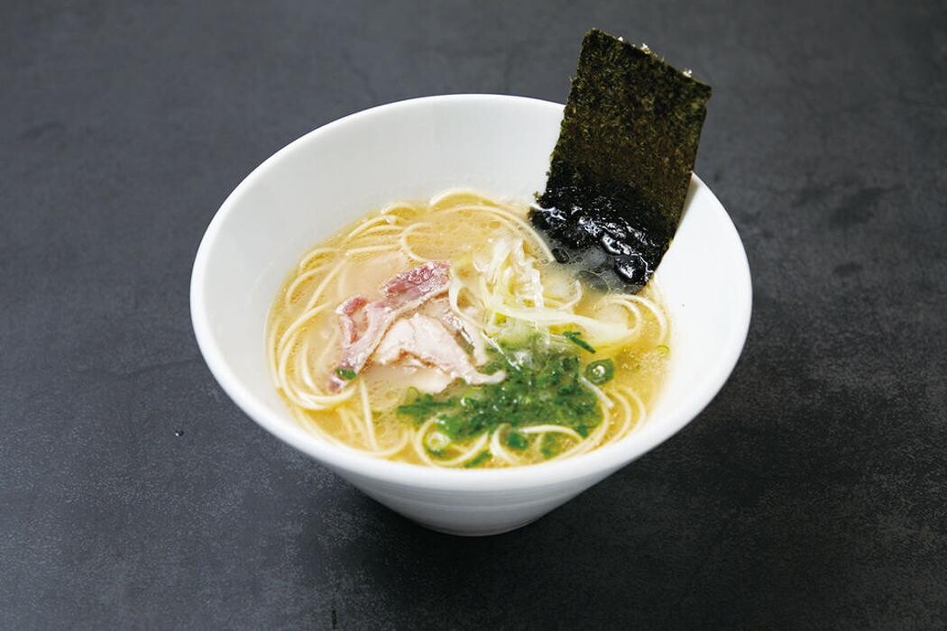 Images 骨付鳥、からあげ、ハイボール がブリチキン。那覇久茂地店