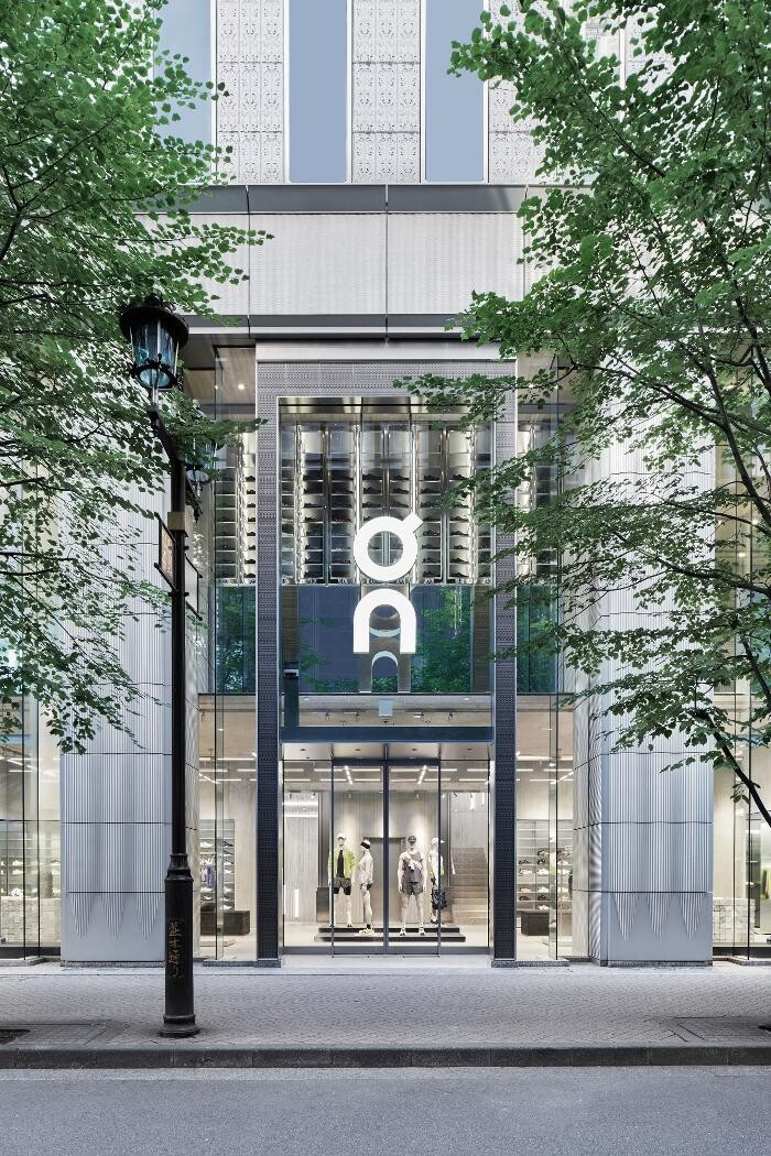 Images On Flagship Store Tokyo Ginza