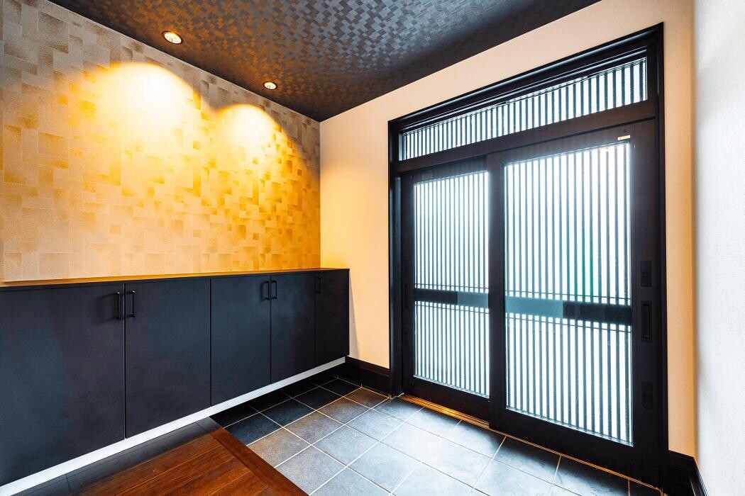 Images 株式会社BLISS