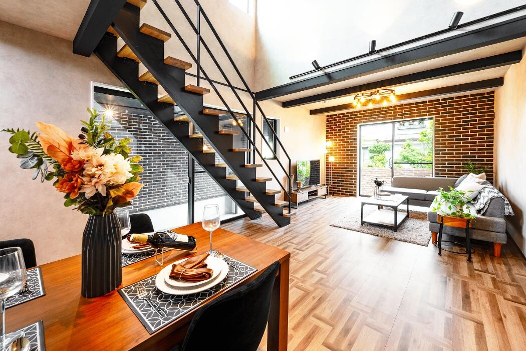 Images 株式会社BLISS