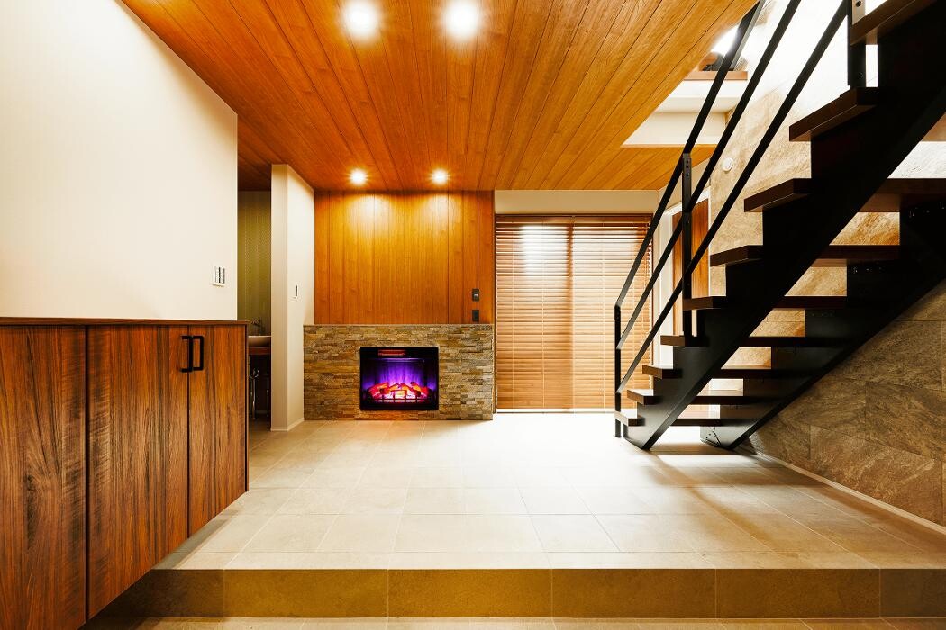 Images 株式会社BLISS