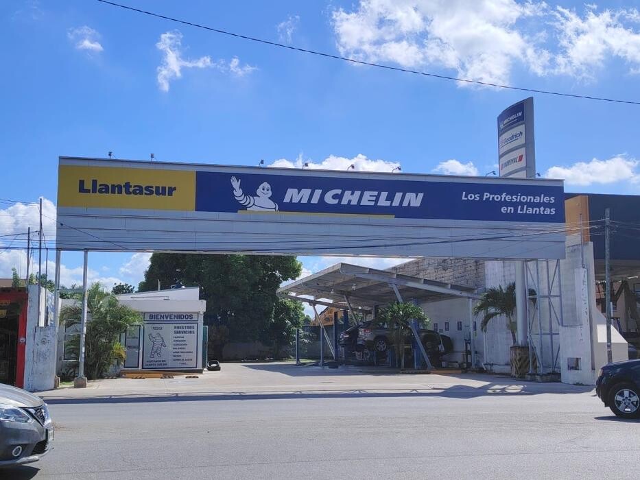 Images Llantasur Plaza Fiesta