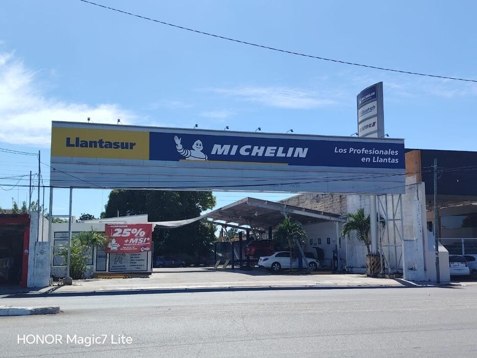 Images Llantasur Plaza Fiesta