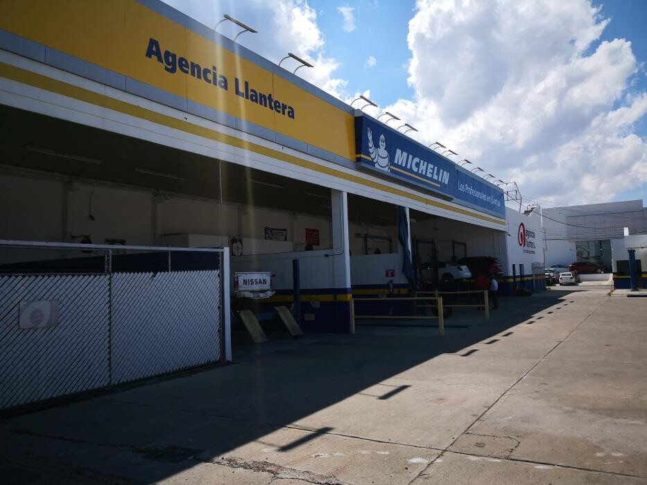 Images Agencia Llantera Camargo