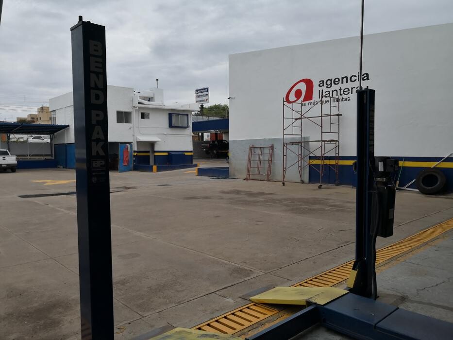 Images Agencia Llantera Parral