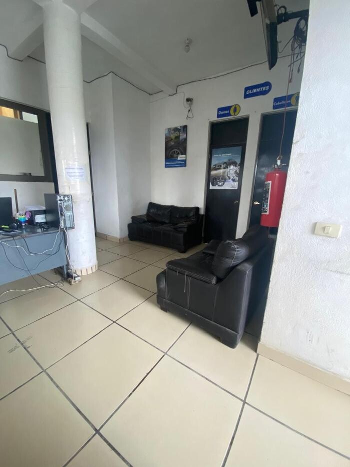 Images Asis Llantas Sucursal Roble