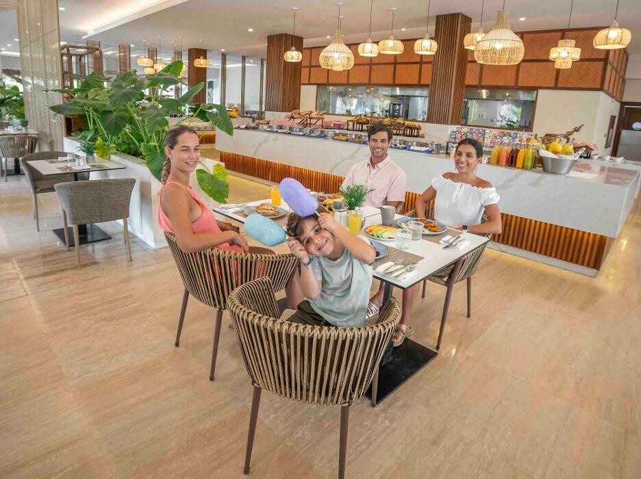 Images Family Selection at Grand Palladium Kantenah Resort & Spa - Family Hotel