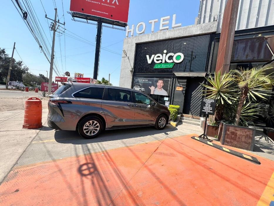 Images Veico Renta de Autos en Guadalajara Aeropuerto