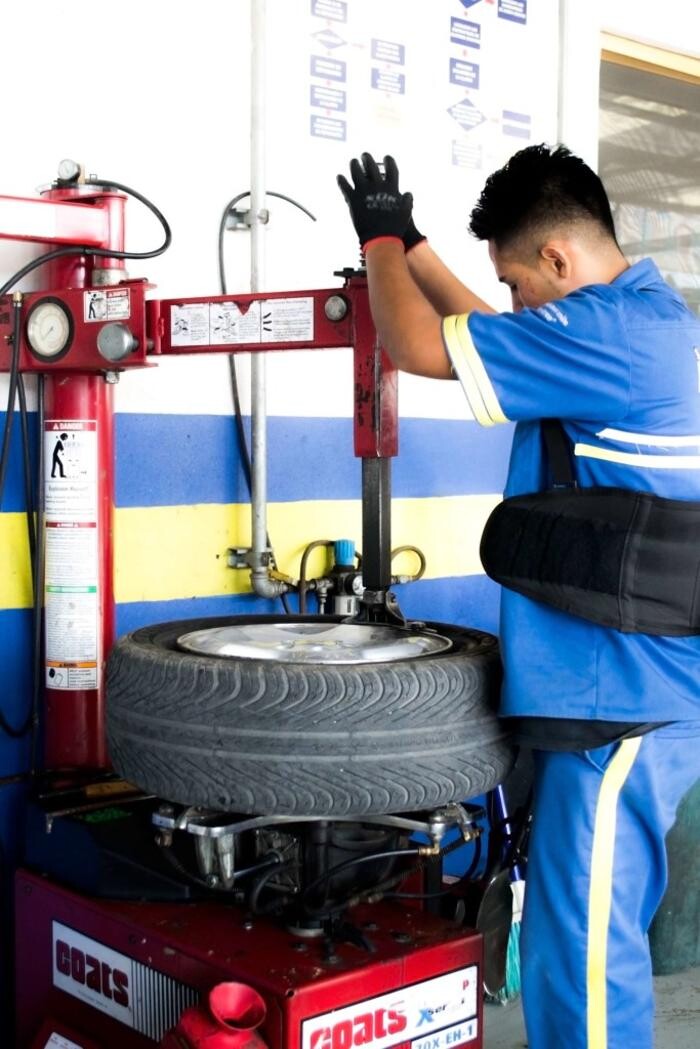 Images Eurollantas Sucursal Glorieta