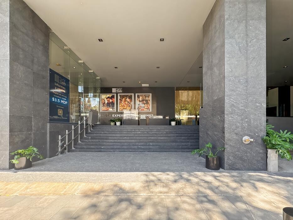 Images Spaces SkyTown Insurgentes