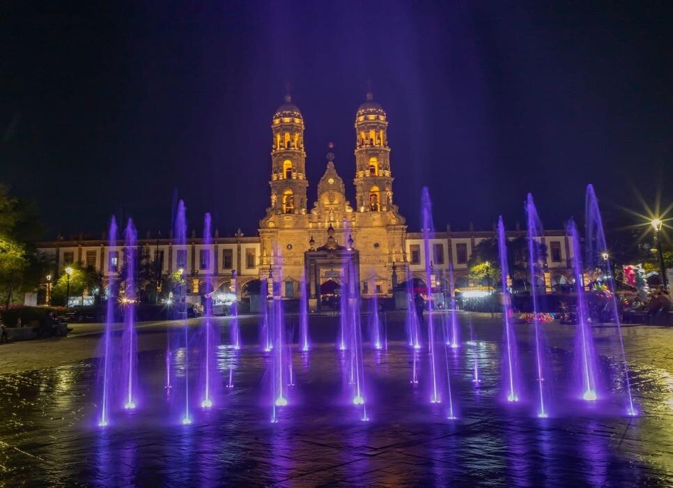 Images Construcción de Albercas |Fuentes de piso | Fuentes danzantes | chorros de agua | Diseño de albercas | Tratamiento de agua