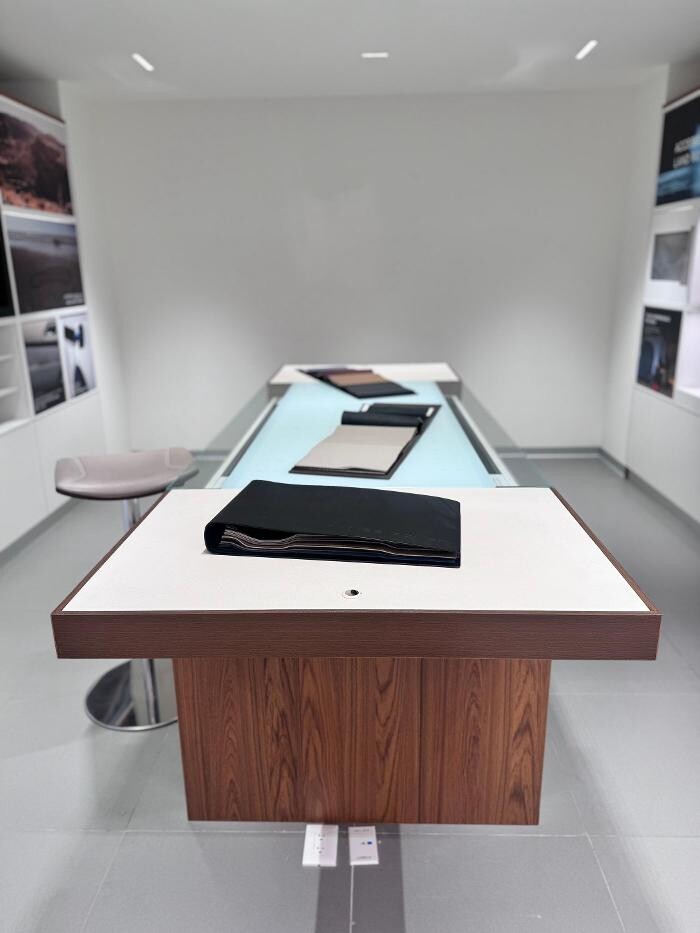 Images Agencia Land Rover Interlomas