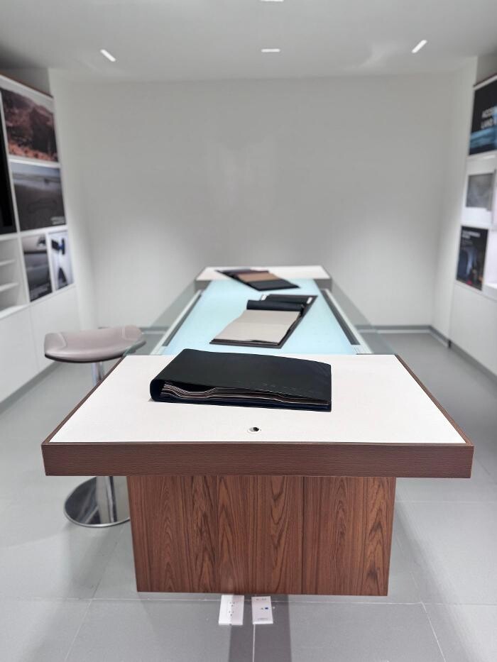 Images Agencia Land Rover Interlomas