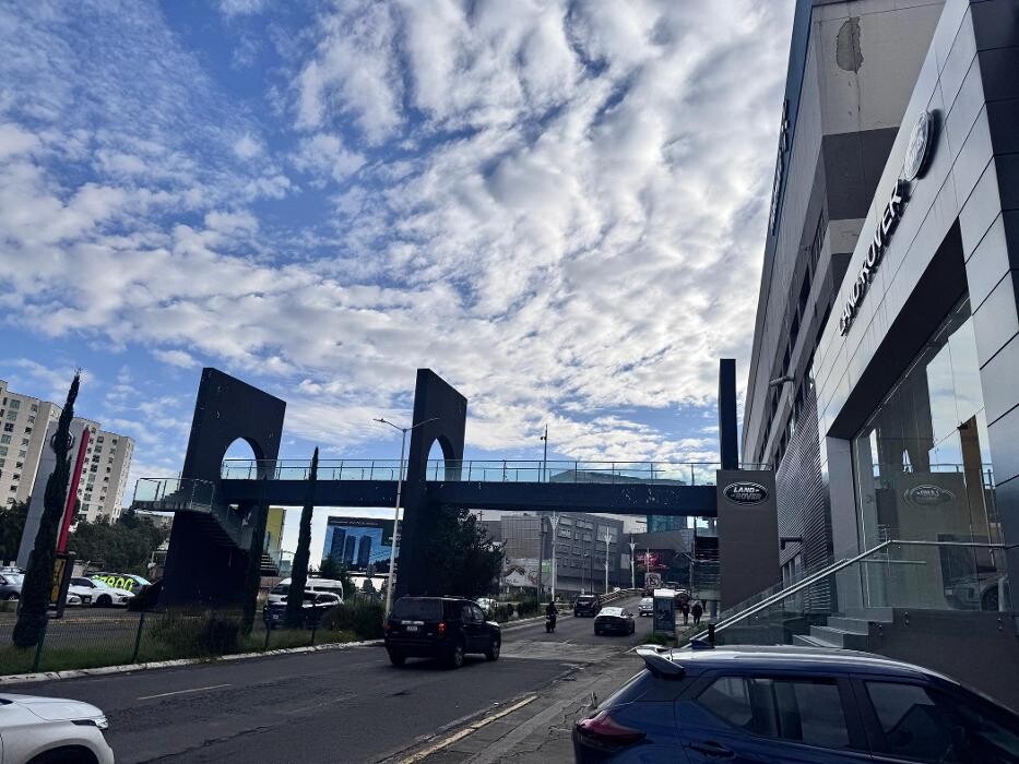 Images Agencia Land Rover Interlomas