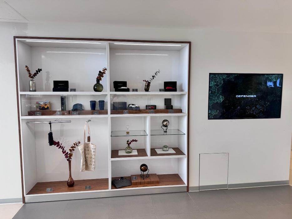 Images Agencia Land Rover Interlomas