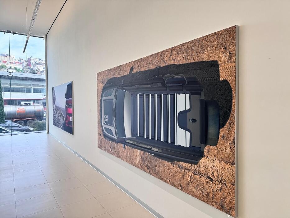 Images Agencia Land Rover Interlomas