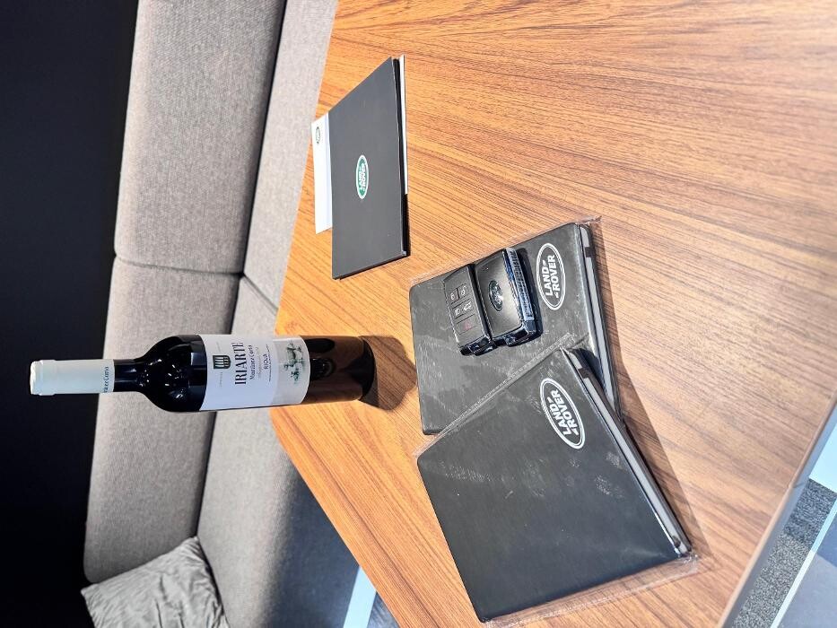 Images Agencia Land Rover Interlomas