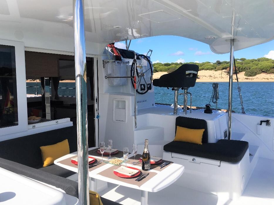 Images Float Boat Adventure - Catamaran & Yacht Rentals