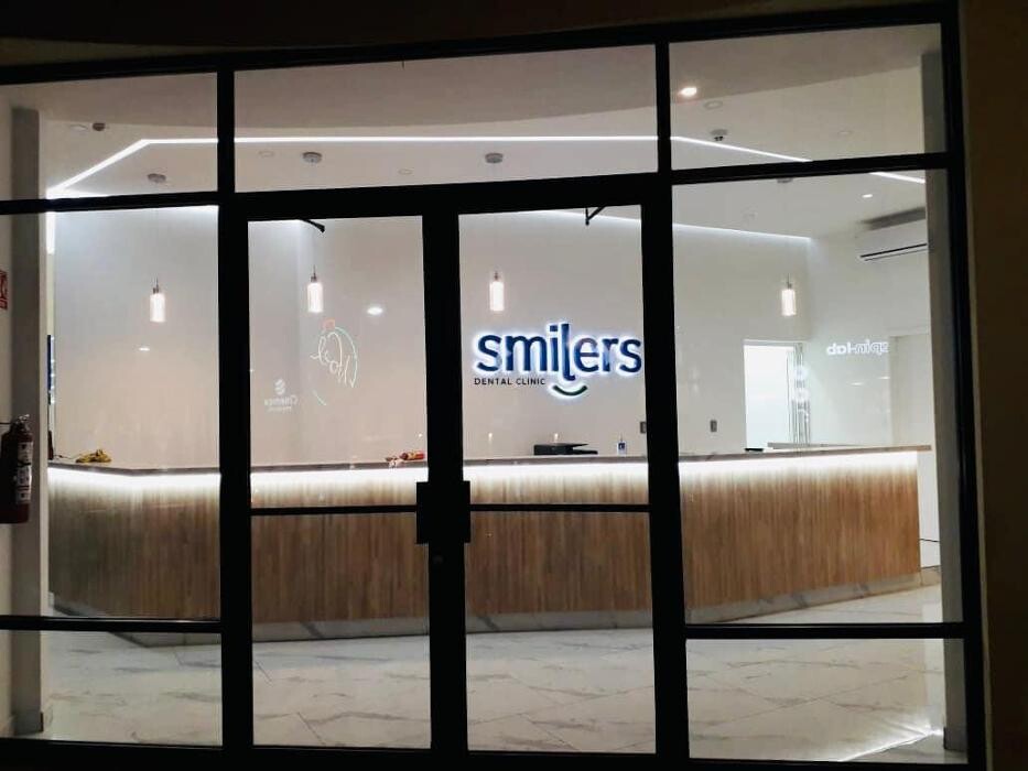Images Smilers dental Clinic Sucursal gran vía