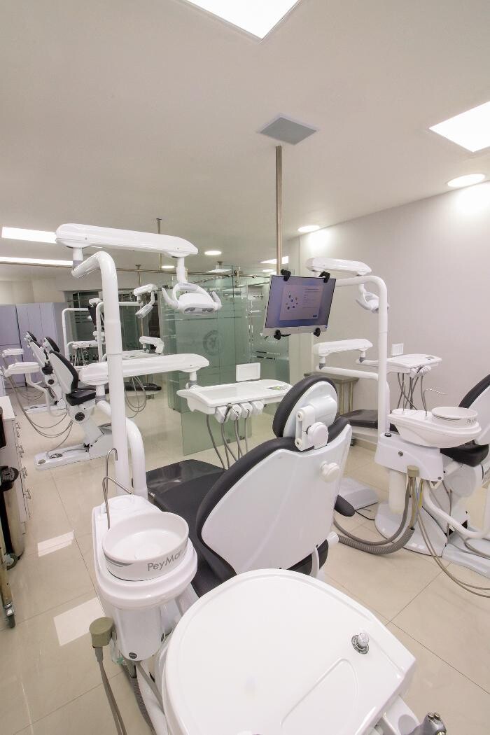 Images Supreme Dental Clinic