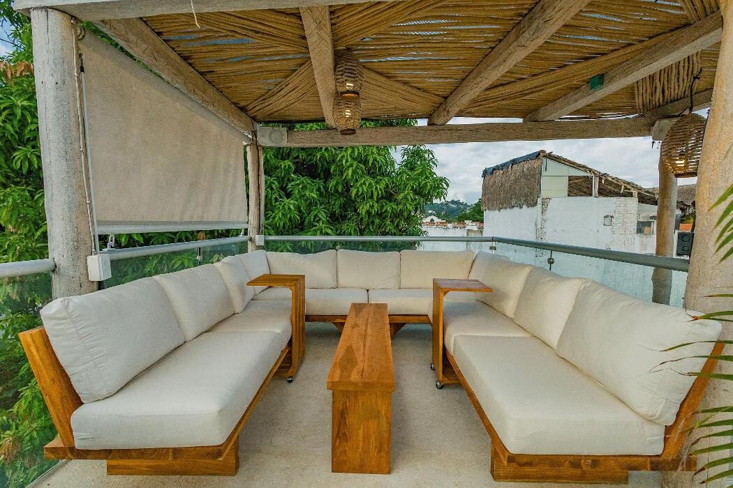 Images Alchemize House | Social Wellness Club