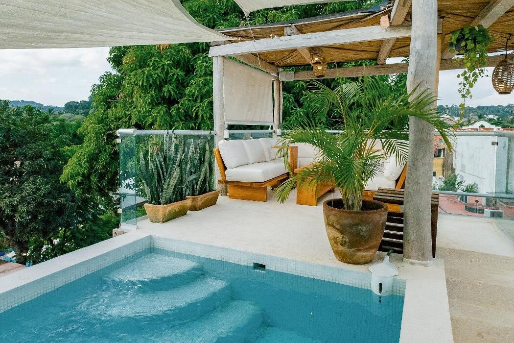 Images Alchemize House | Social Wellness Club