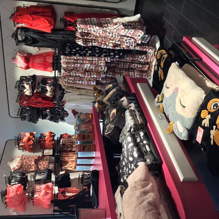 Foto's Hunkemöller Roermond Outlet