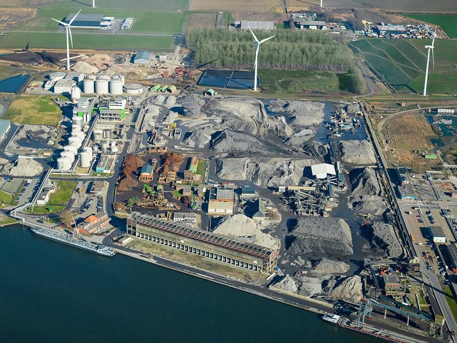 Foto's Tankterminal Sluiskil B.V. // Office and operation