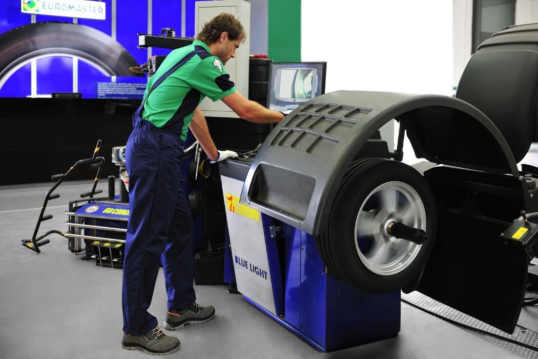 Foto's Euromaster Almere