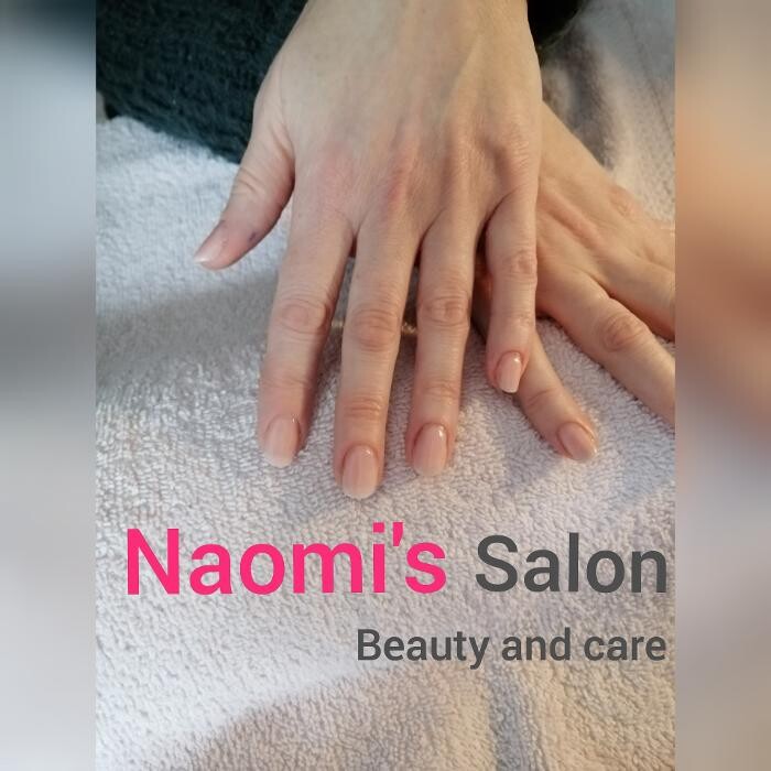 Naomi's Salon Logo