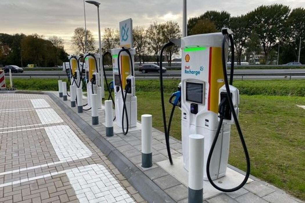 Foto's Shell Recharge Charging Station
