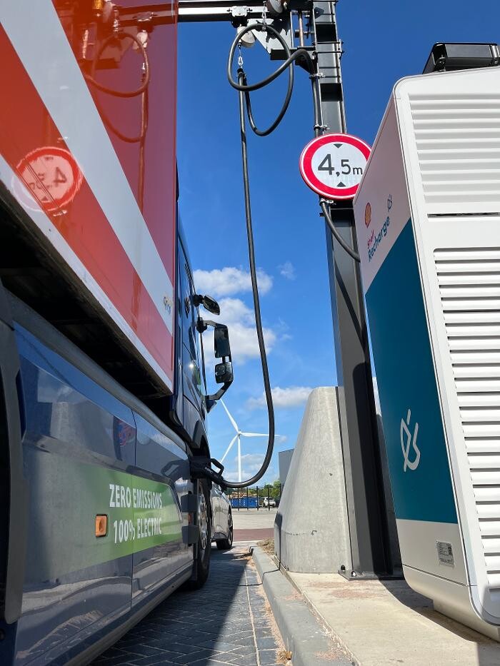 Foto's Shell Recharge Charging Station