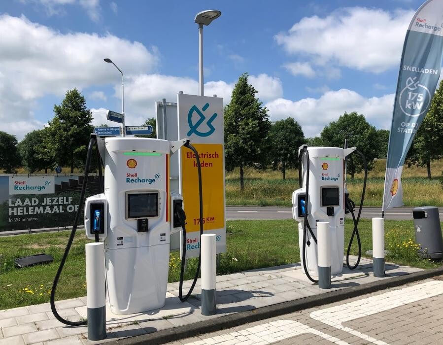 Foto's Shell Recharge Charging Station