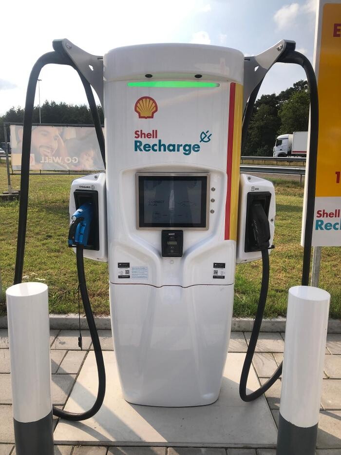 Foto's Shell Recharge Charging Station