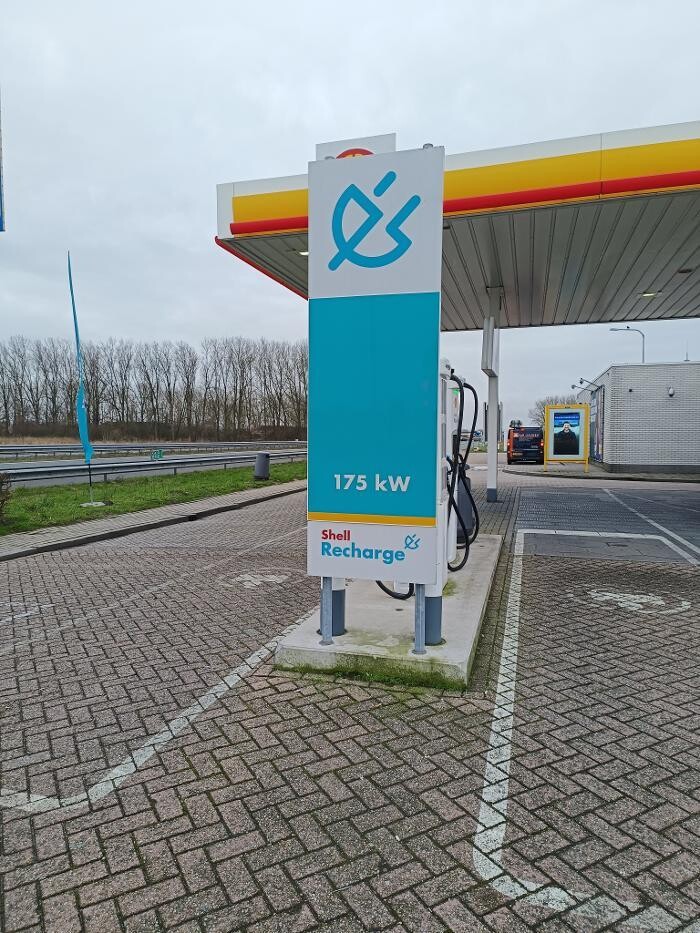 Foto's Shell Recharge Charging Station