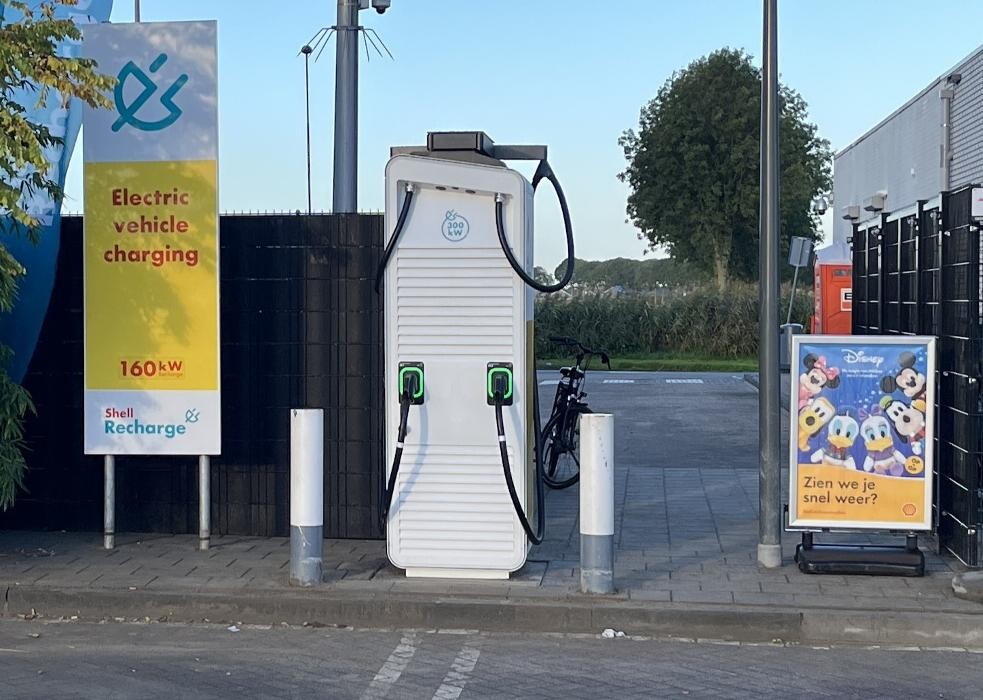 Foto's Shell Recharge Charging Station