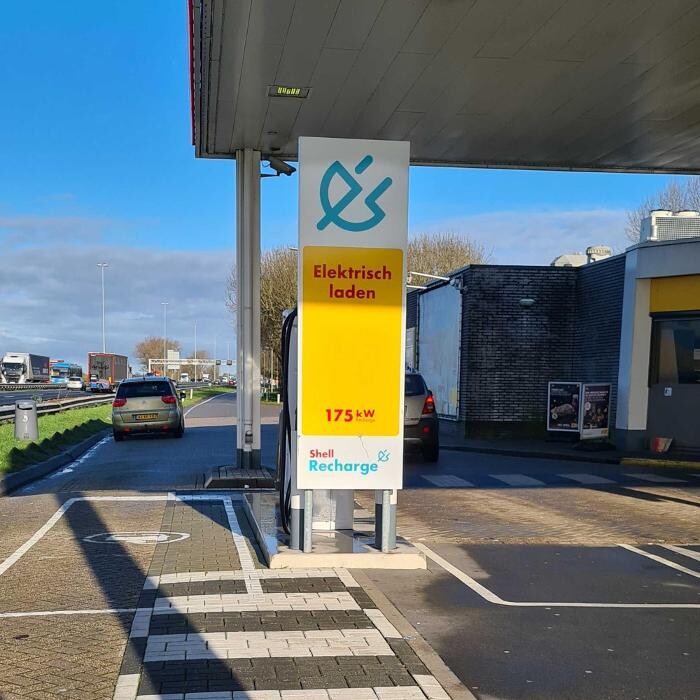 Foto's Shell Recharge Charging Station