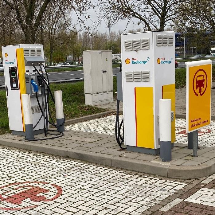 Foto's Shell Recharge Charging Station